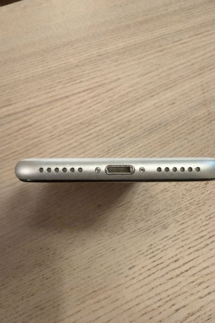 iPhoneSE2 画面割れ以外美品　バッテリー85% 64G