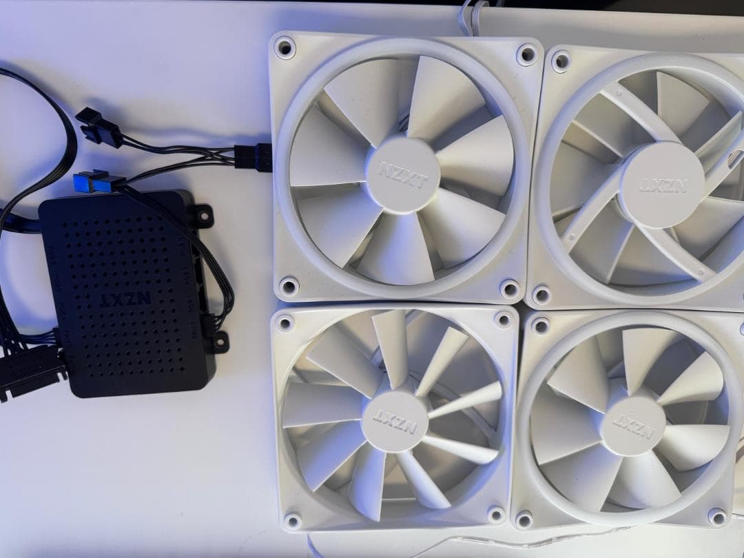 PC用ファン・クーラー NZXT F120 RGB+RGB Lighting Controller