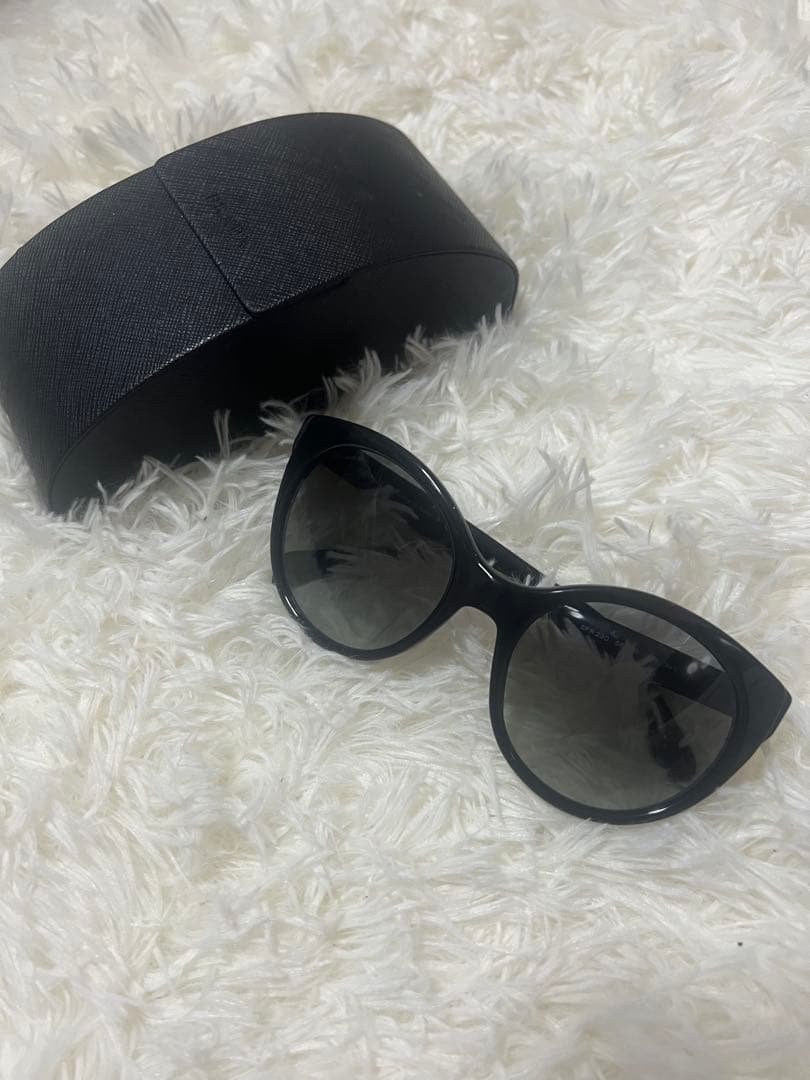 PRADA ブラックフレーム サングラス SPR 230 1AB-3M1