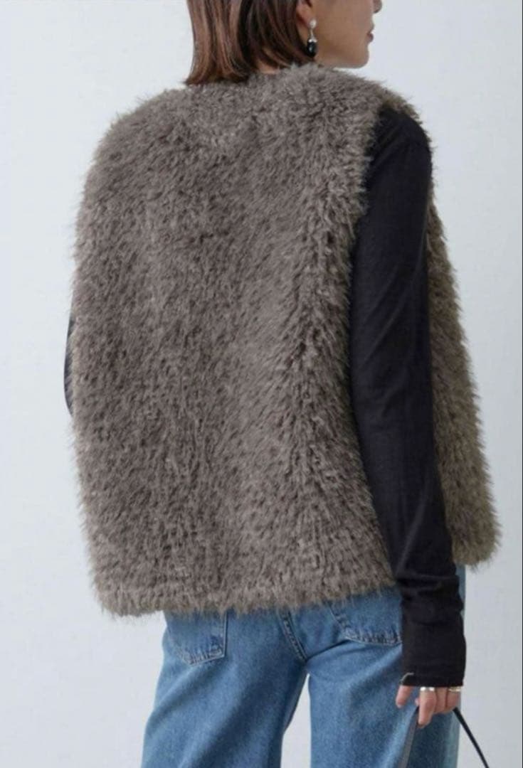 定価18,700円 ガリャルダガランテ フェイクカシミヤベスト 2023AW