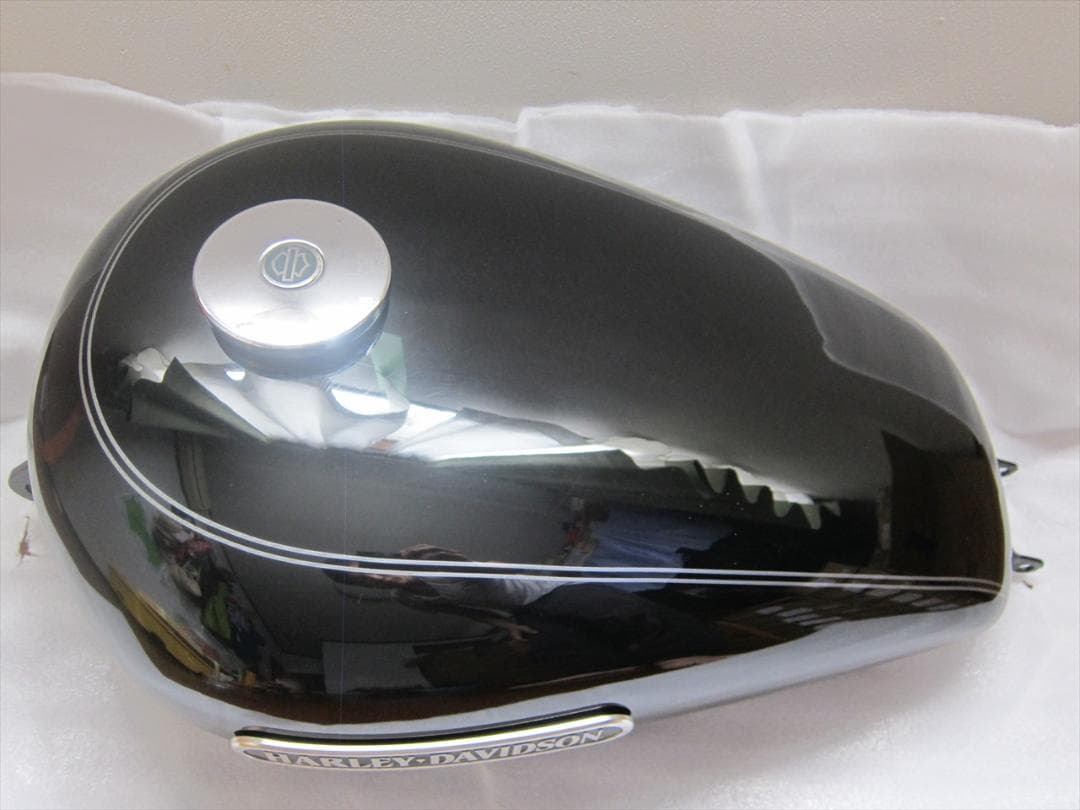 スポーツスター XL1200C純正タンク 黒　スポスタxl883xl1200