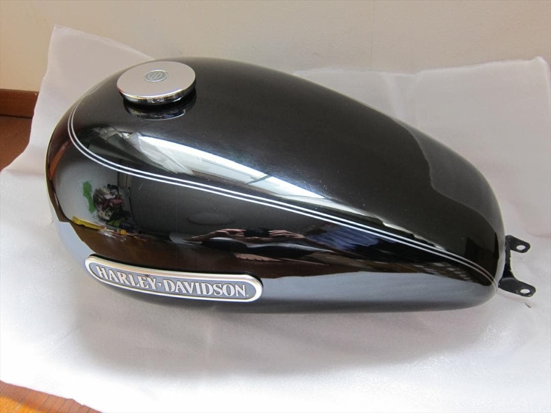 スポーツスター XL1200C純正タンク 黒　スポスタxl883xl1200