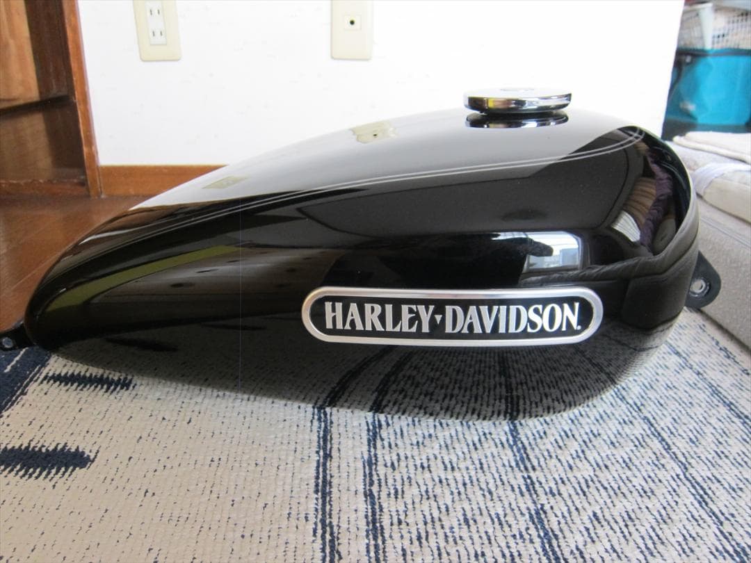 スポーツスター XL1200C純正タンク 黒　スポスタxl883xl1200