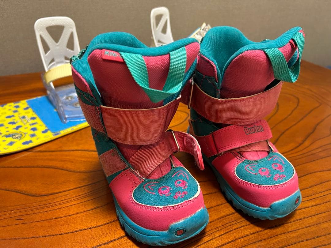 Burtonドラえもん 子ども用スノーボード90cm、ビンディング、ブーツセット