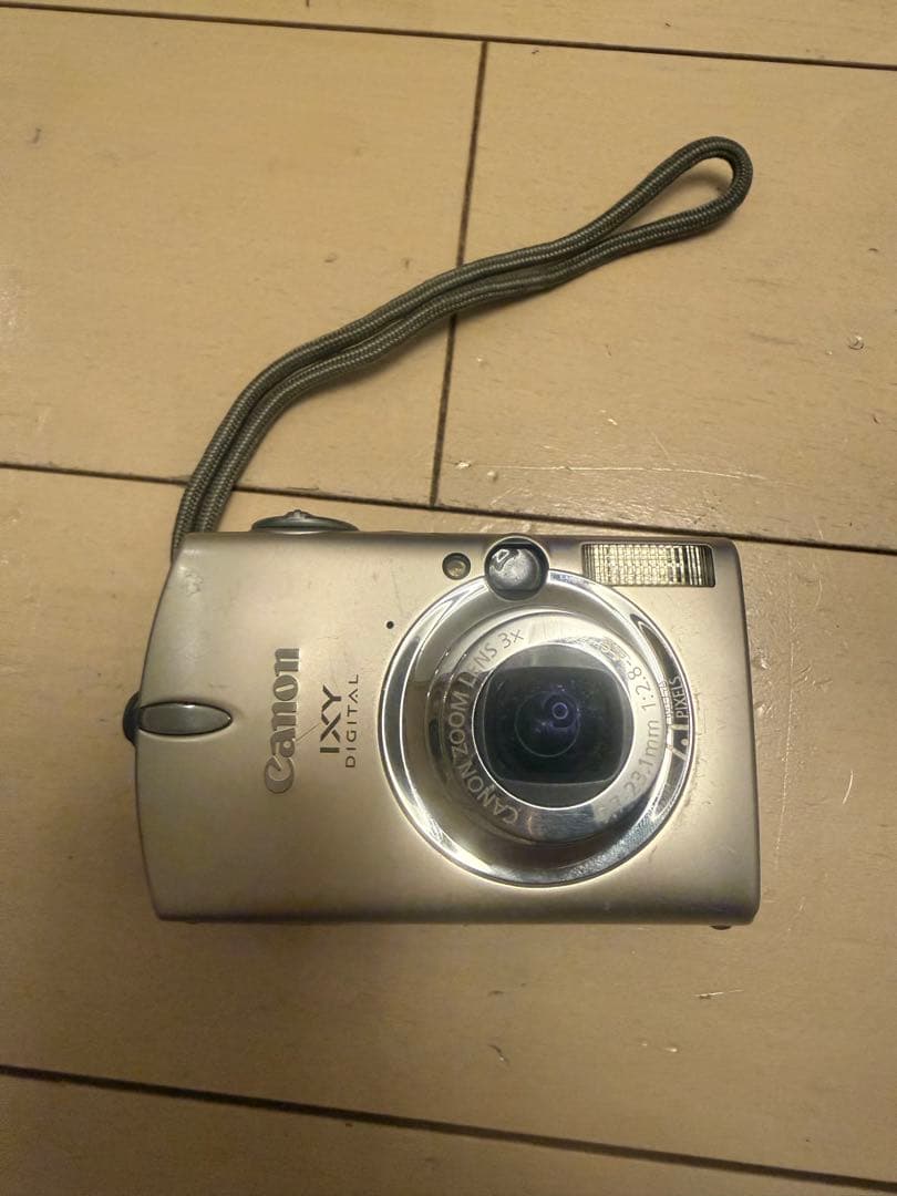 Canon IXY DIGITAL 700 シルバー