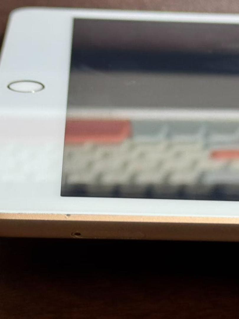 iPad (第7世代)　128GB　Wi-Fi + Cellular