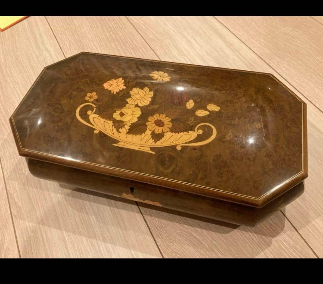 スイス　(リュージュ) ルージュ社 36弁 オルゴール 宝石箱