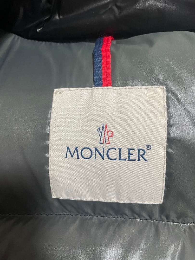 モンクレール　エバー　シャイニーブラック　サイズ1 袖のゴムの伸び少