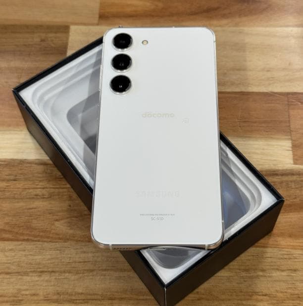 [超美品] ギャラクシー S23 256GB SC-51D 国内版SIMフリー