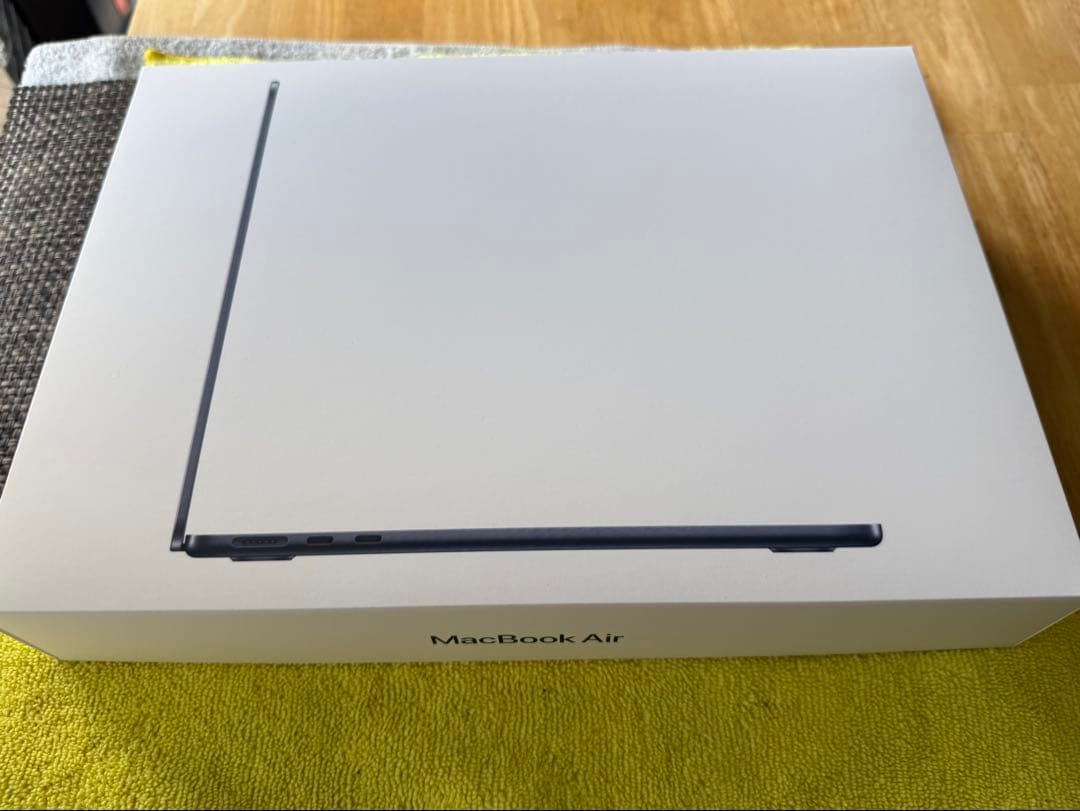MacBook Air M4 13インチ ミッドナイト 美品新品同様