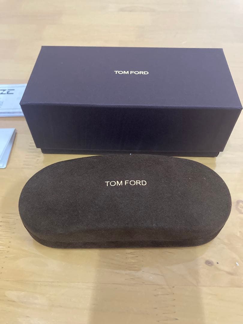 TOM FORD サングラス TF977-D01B ボストン ユニセックス