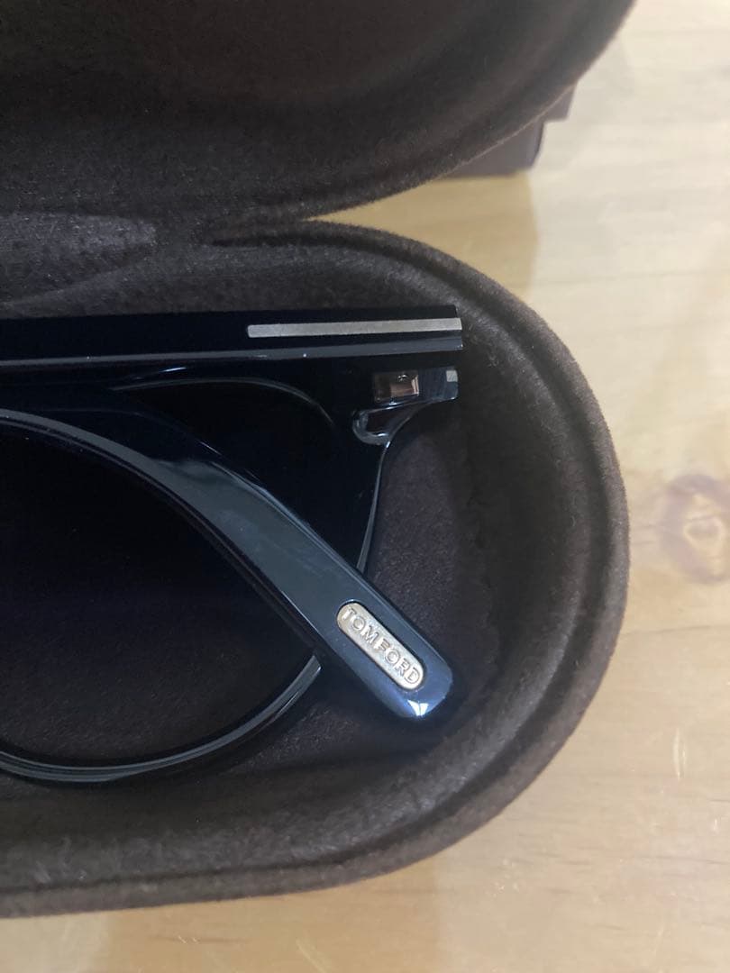 TOM FORD サングラス TF977-D01B ボストン ユニセックス