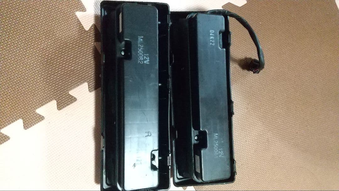 三菱　キャンター　テールランプ