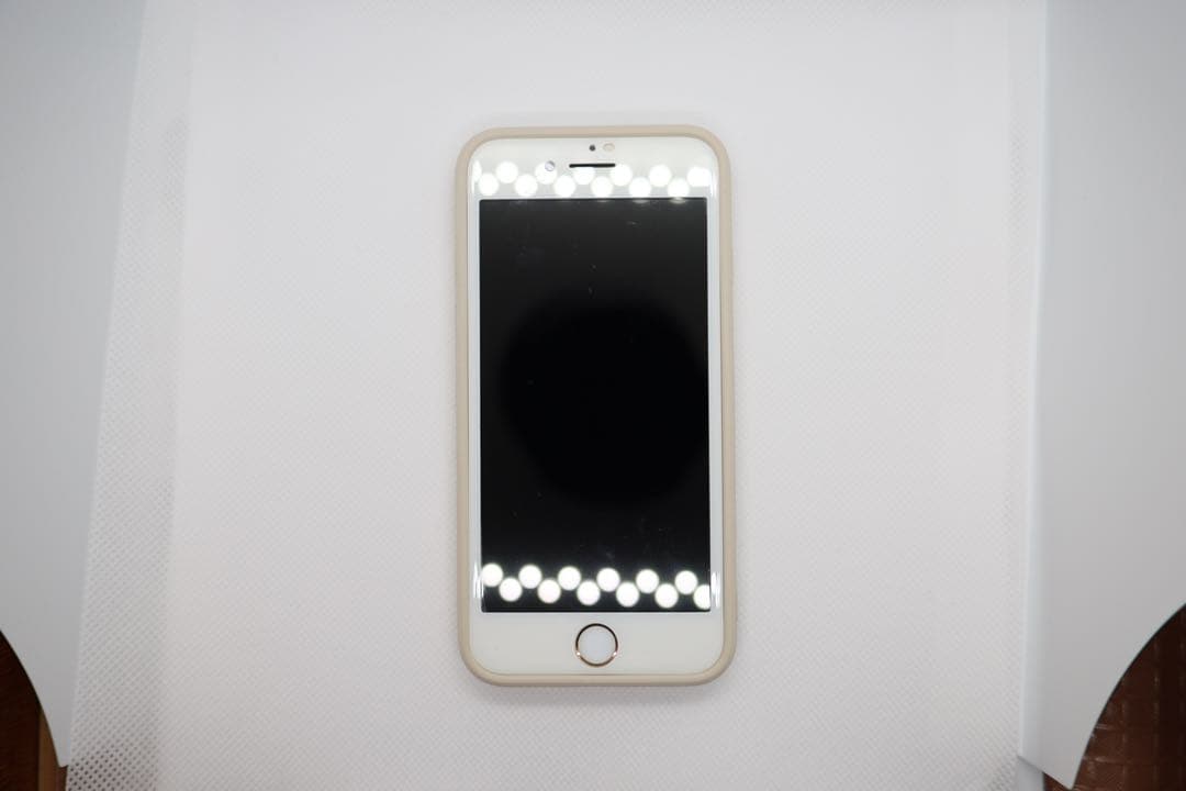 Iphone 8 海外部隊 シャッターなし 77%