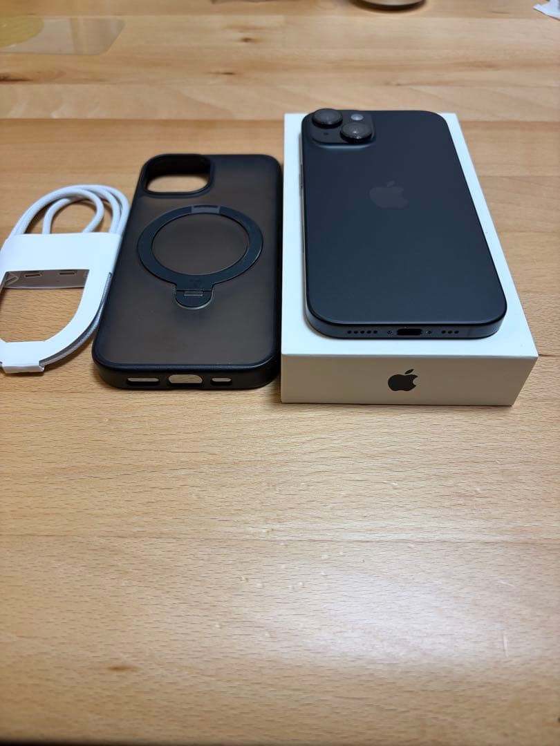 Apple iPhone 15 ブラック TORRASケース付き