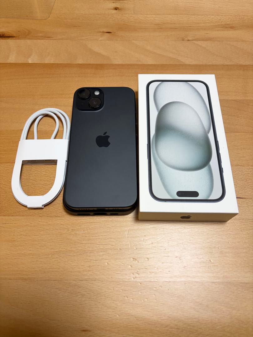 Apple iPhone 15 ブラック TORRASケース付き