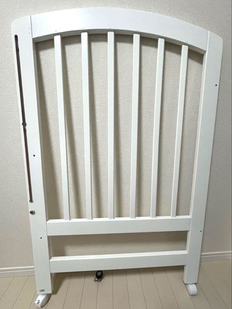 カトージ　ハイポジションベビーベッドアーチホワイト