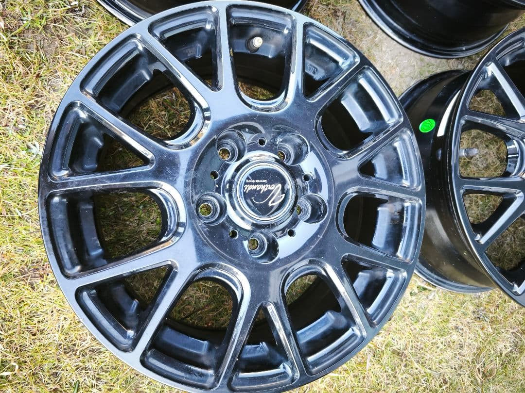 ①ゆゆ 2本分 15インチアルミホイール 6J ブラック 黒