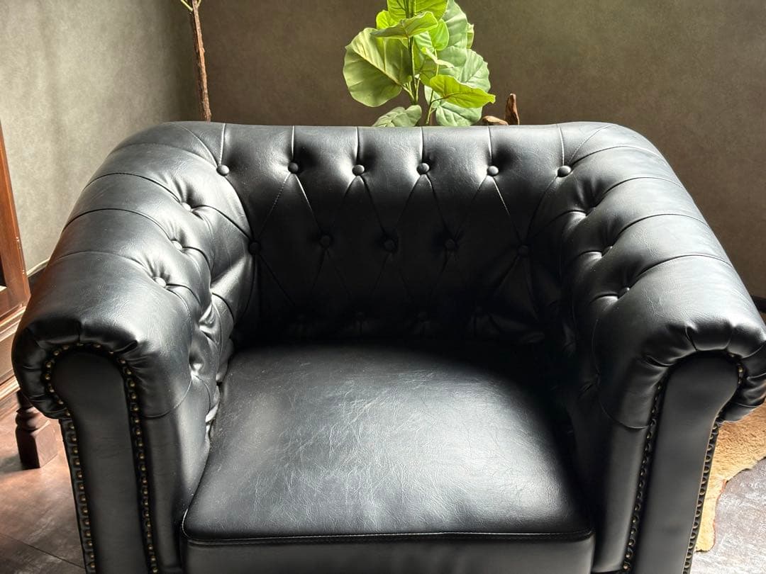 本革　チェスターフィールド　アームチェア　リベット打ち　ボタンダウン　YZ