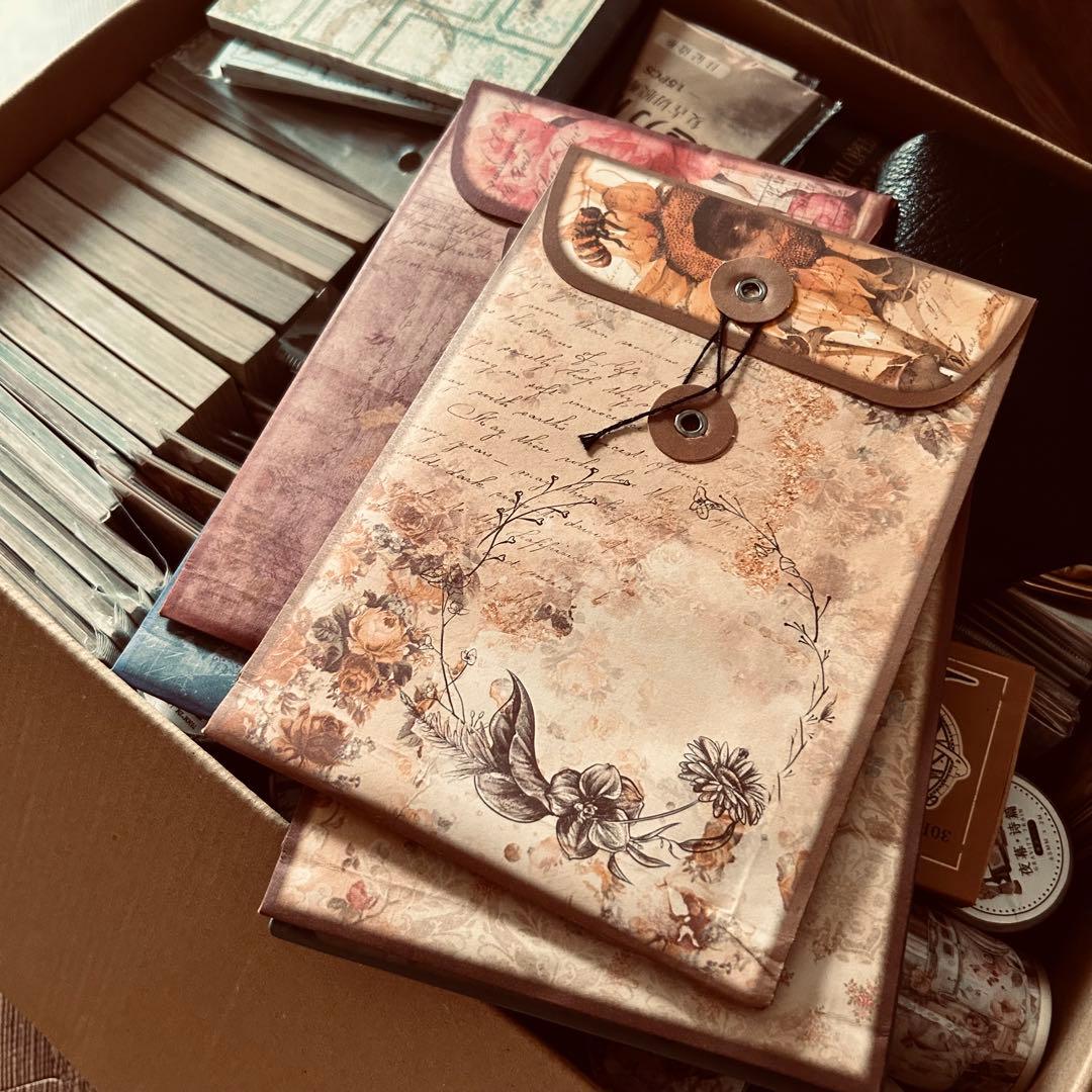 【大容量】コラージュ素材まとめ売りセット＊紙もの／洋書／マステ／シールなど