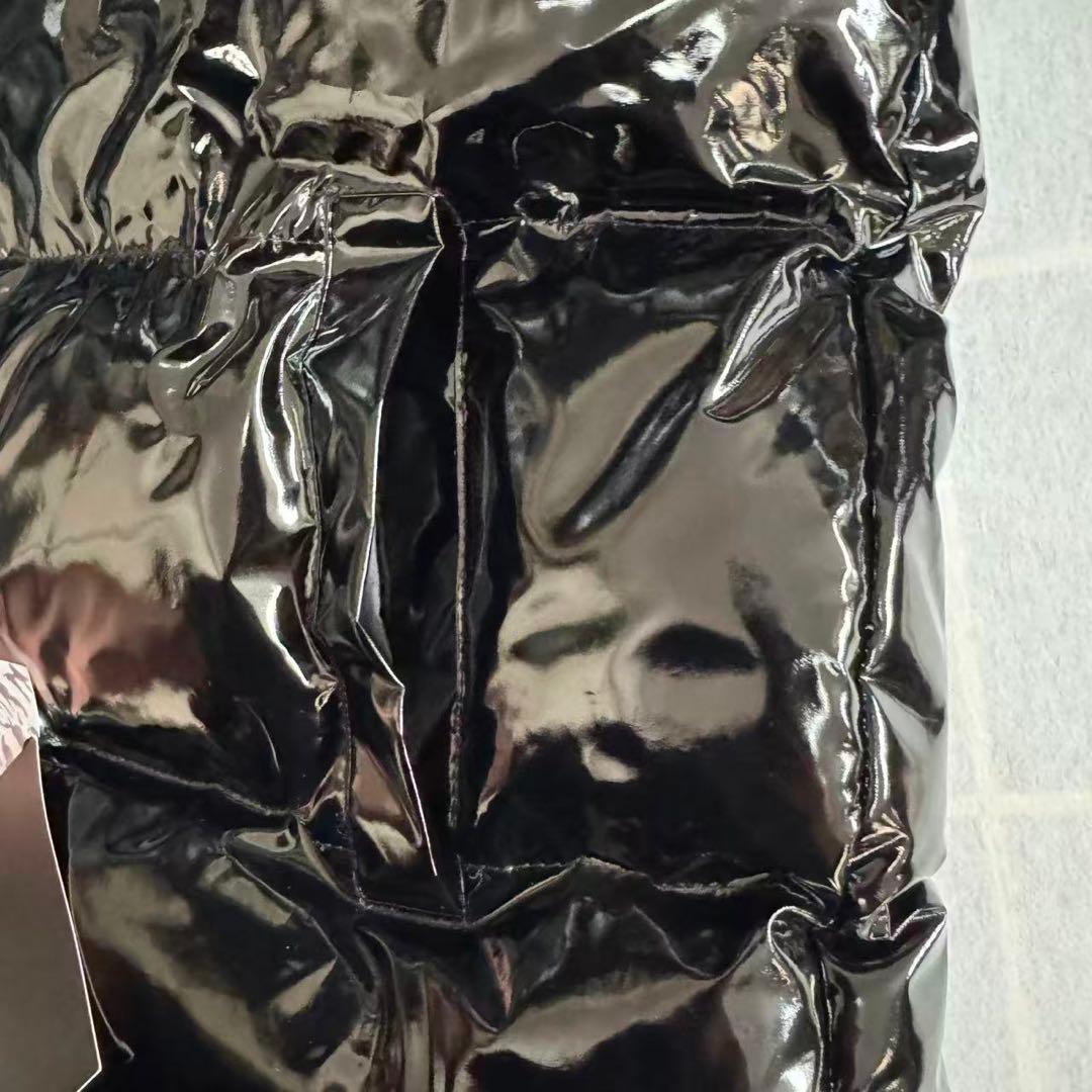 新品 TRAPSTAR 光沢ブラック ダウンジャケット Lサイズ u