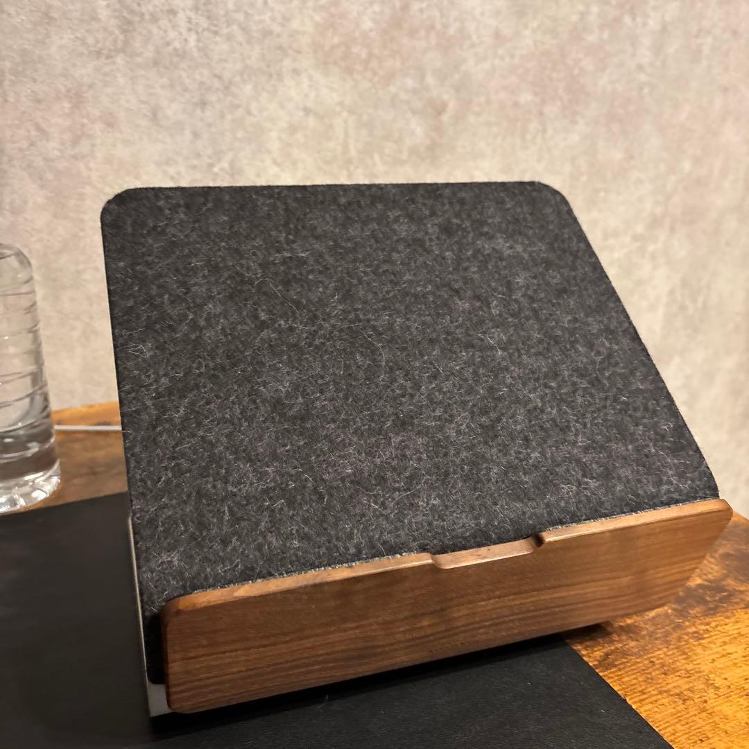 【美品】Grovemade Wood Laptop Riser（ウォールナット）