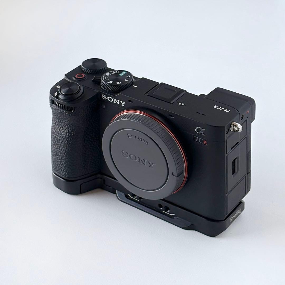 【超美品】SONY α7CR 6500万画素 本体 smallrig グリップ付