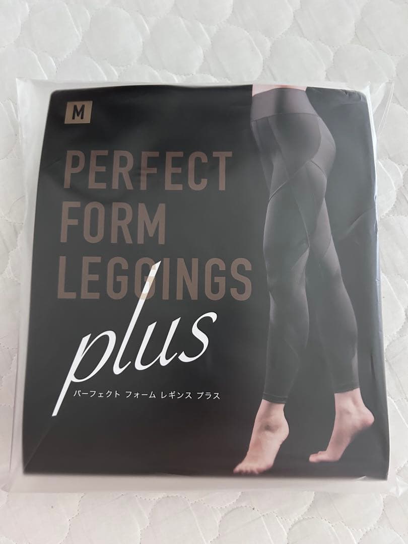 【hagu様おまとめ】LAVA パーフェクトフォームレギンス、トップスセット