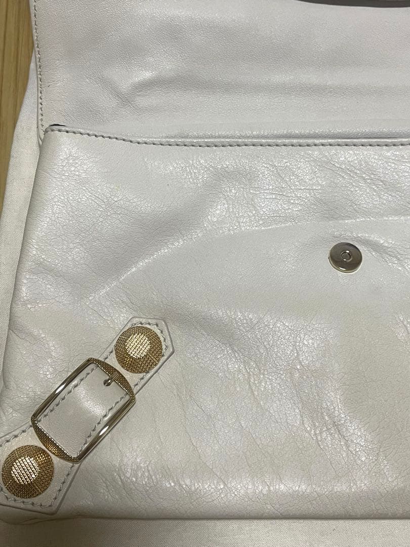 BALENCIAGAジャイアントエンべロープ　スタッズ　クラッチバッグ
