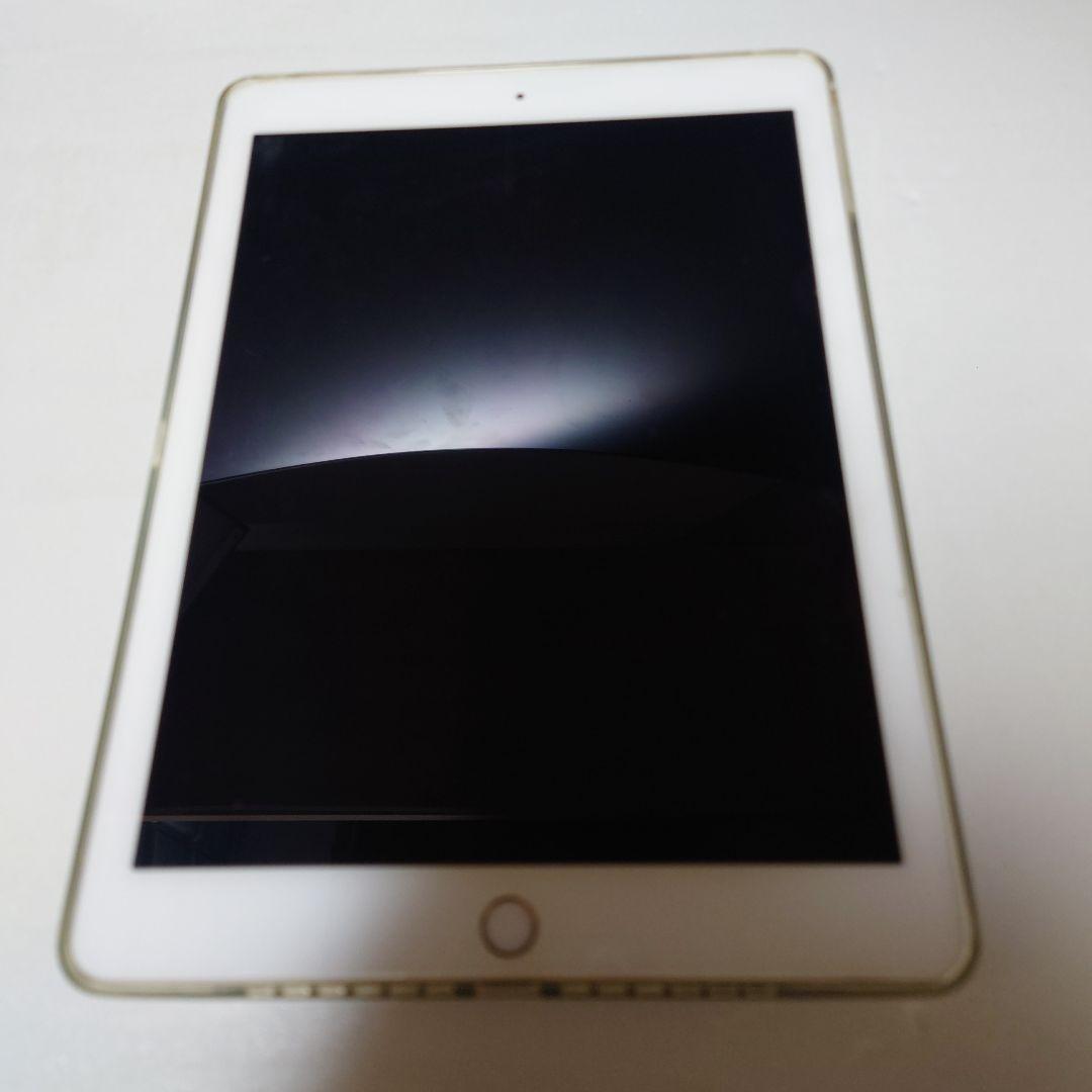 iPad 第5世代 128GB ゴールド MPGW2J/A Wi-Fi