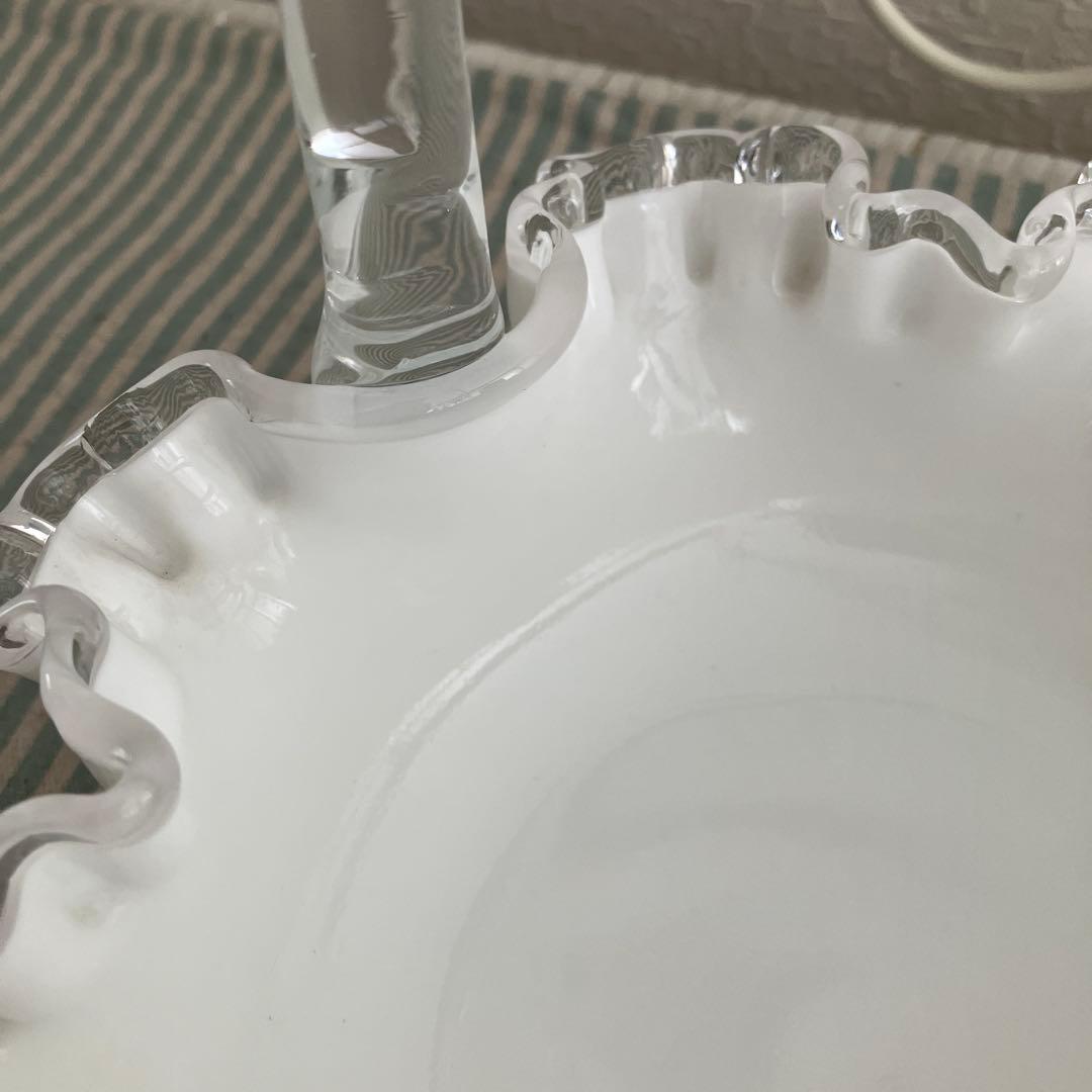 Fenton ミルクガラス　フリルエッジバスケット