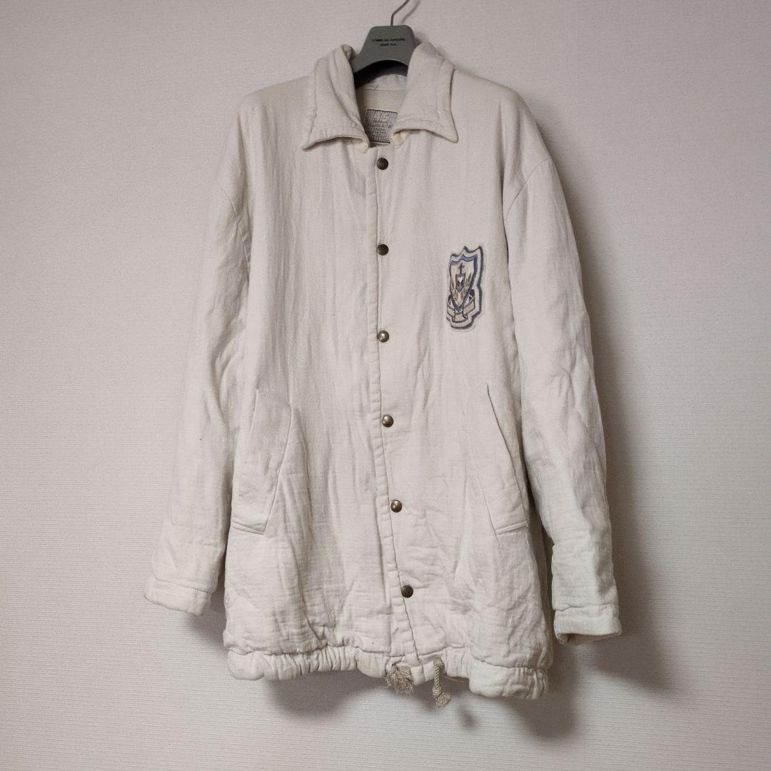 ホワイトカバーオール エンブレム付き