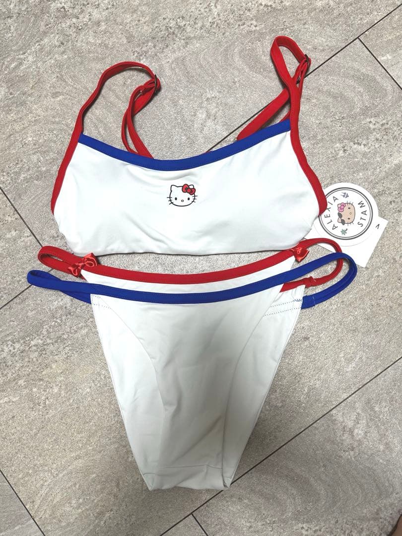 最終値下げアリシアスタン ビキニ　キティーコラボ　 Mサイズ　上下