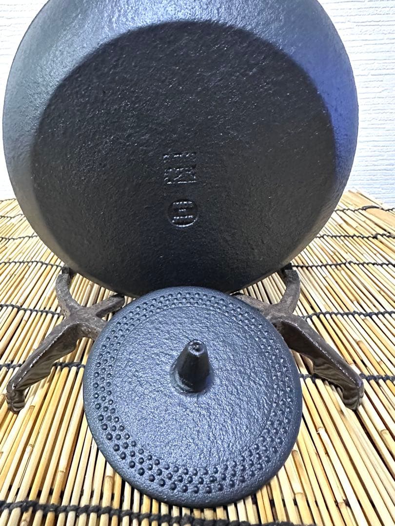 未使用品、供箱付　南部池永造　梔子　小　1.2L　南部鉄瓶　南部鉄器　鉄瓶