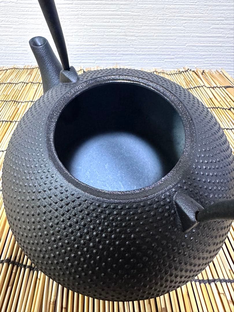 未使用品、供箱付　南部池永造　梔子　小　1.2L　南部鉄瓶　南部鉄器　鉄瓶