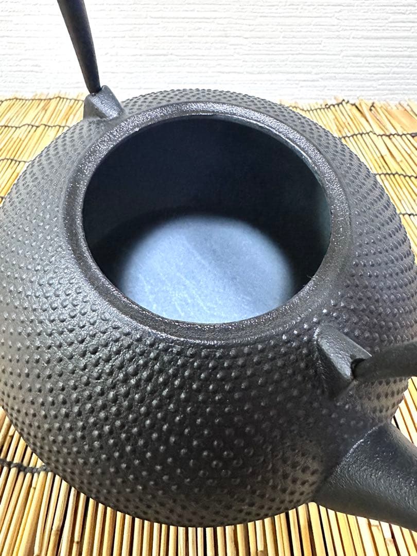 未使用品、供箱付　南部池永造　梔子　小　1.2L　南部鉄瓶　南部鉄器　鉄瓶