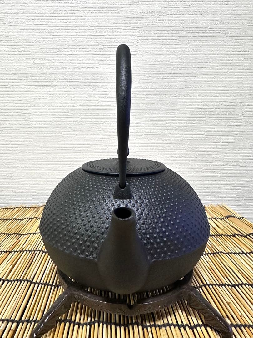 未使用品、供箱付　南部池永造　梔子　小　1.2L　南部鉄瓶　南部鉄器　鉄瓶