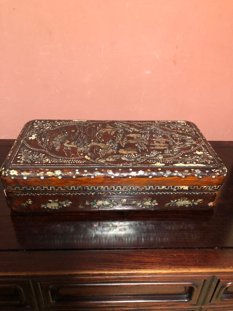 古格漂う唐物もしくは李朝の螺鈿細工文箱