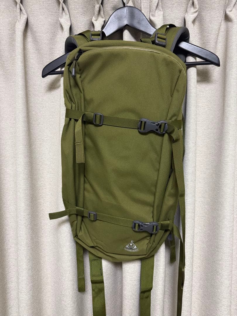 【使用少】PLUS ONE WORKS マキリ25L makiri オリーブ