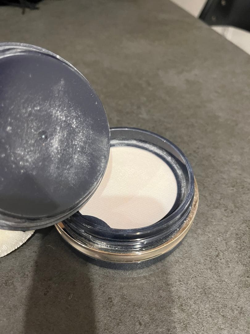 クレドポーボーテ　プードルトランスパラントn m 1 ライト