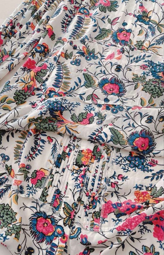 トリーバーチシルクワンピース