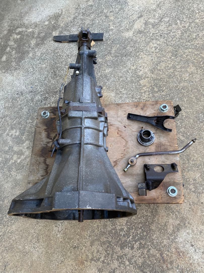 「日産L型エンジン用ミッション　71B ５速」 脱着時作動正常 着払い