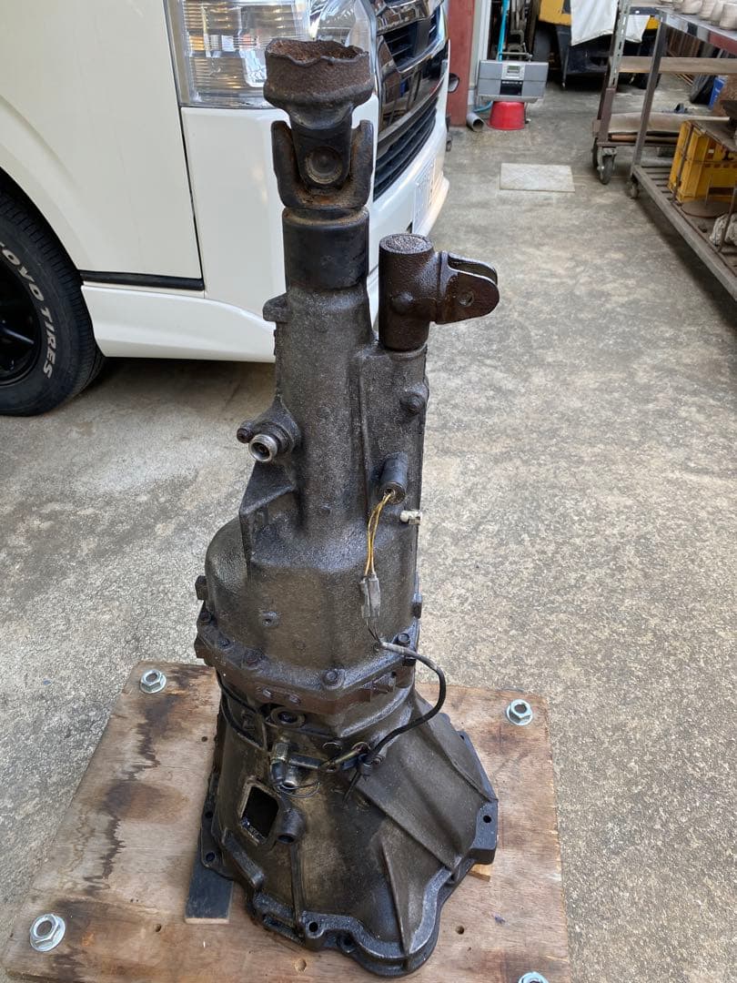 「日産L型エンジン用ミッション　71B ５速」 脱着時作動正常 着払い