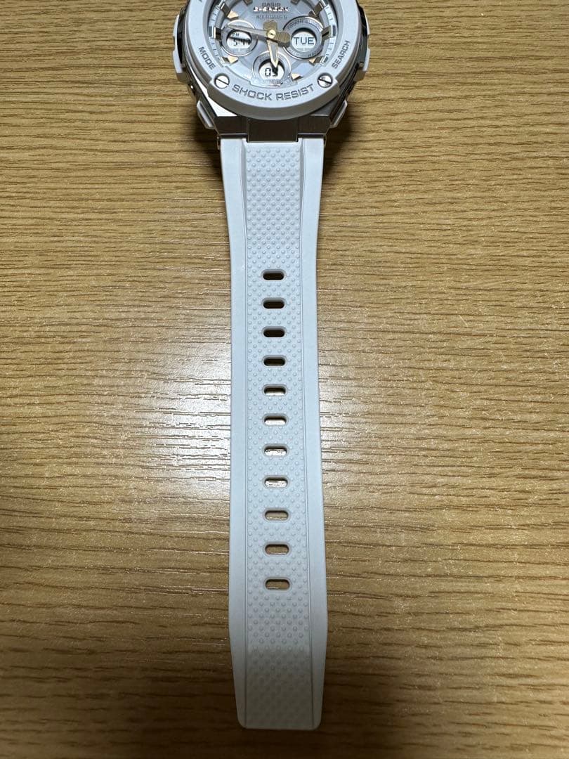 美品 G-SHOCK GST-W300-7AJF G-STEEL 白 電波