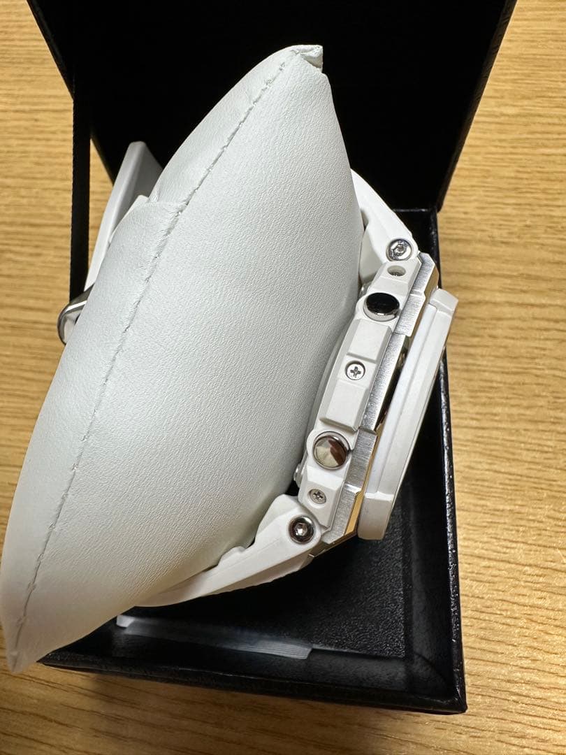 美品 G-SHOCK GST-W300-7AJF G-STEEL 白 電波