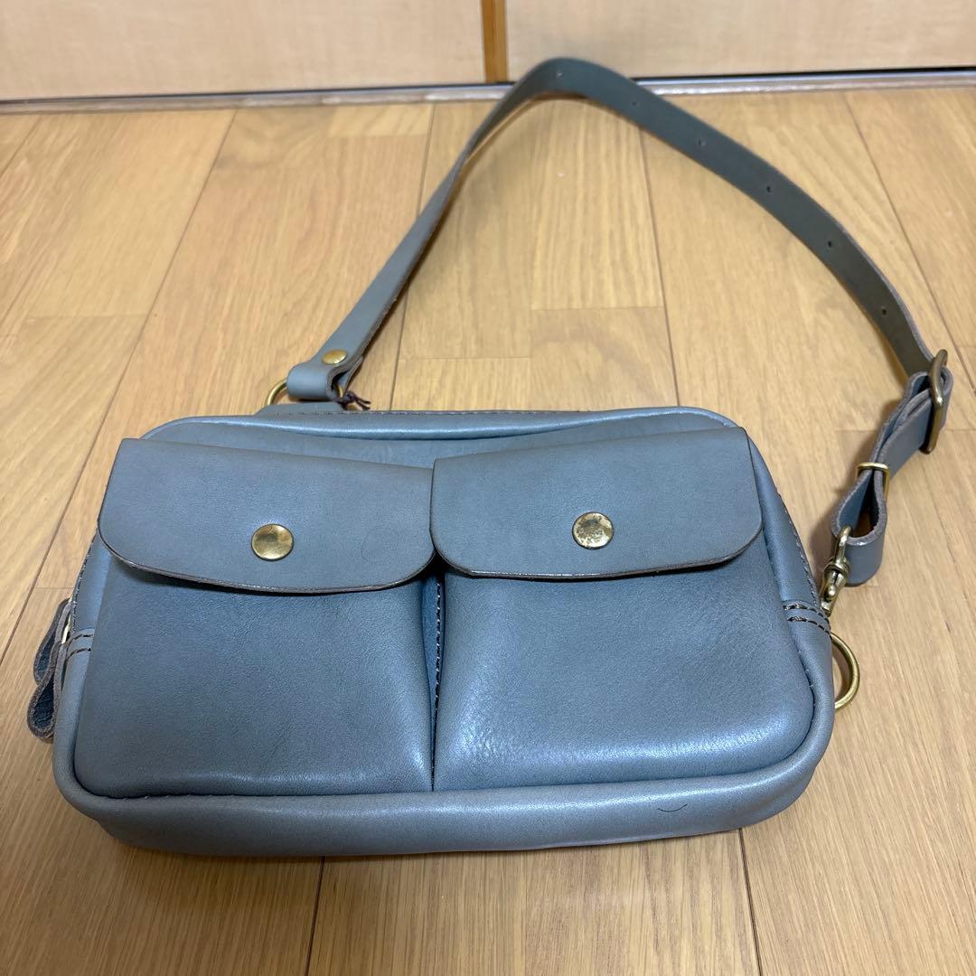 未使用品HERZ チェストバッグ 男女兼用 色　限定革アイビーグレイ