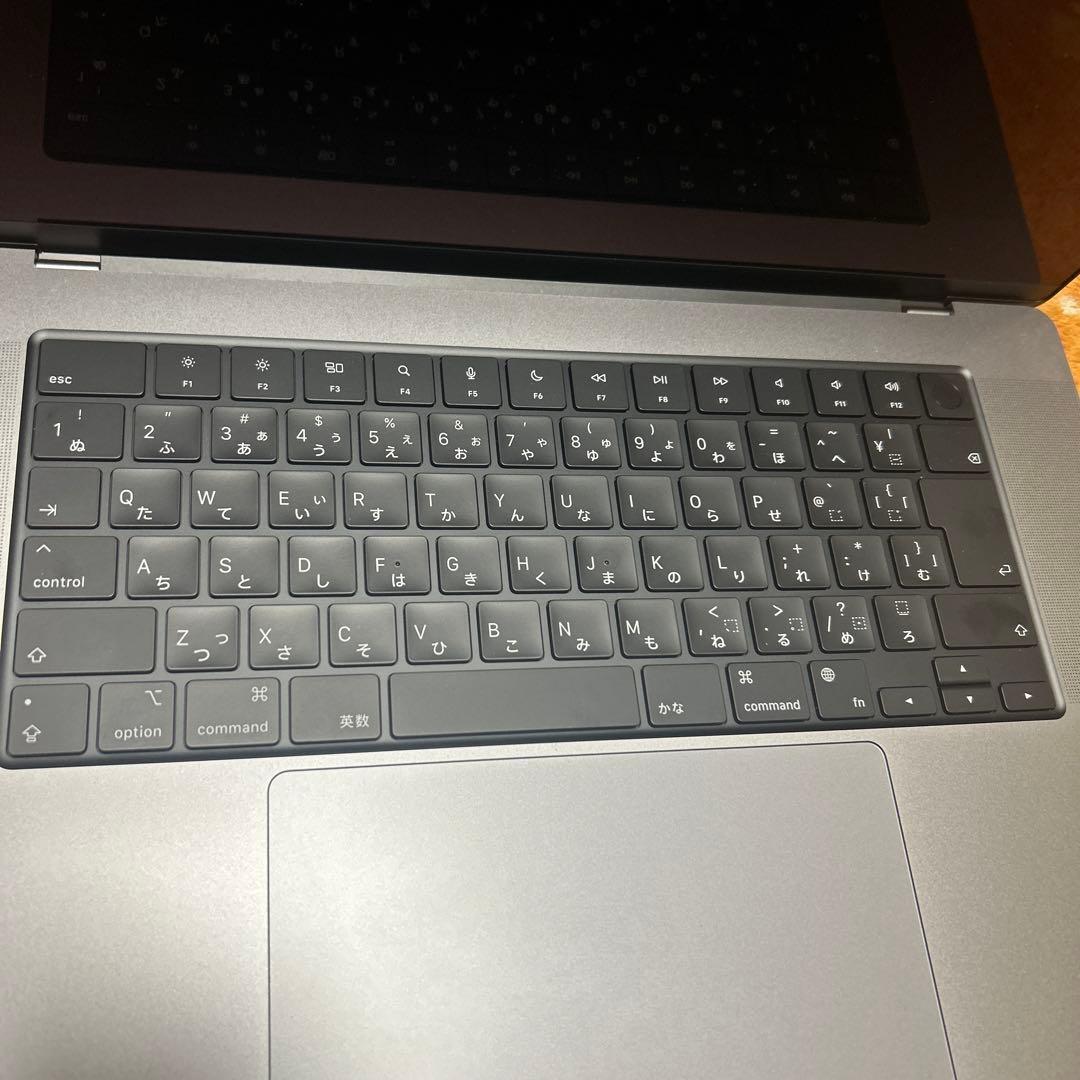 極美MacBookPro 16インチ M1 32/500GB 16コア充放電3回