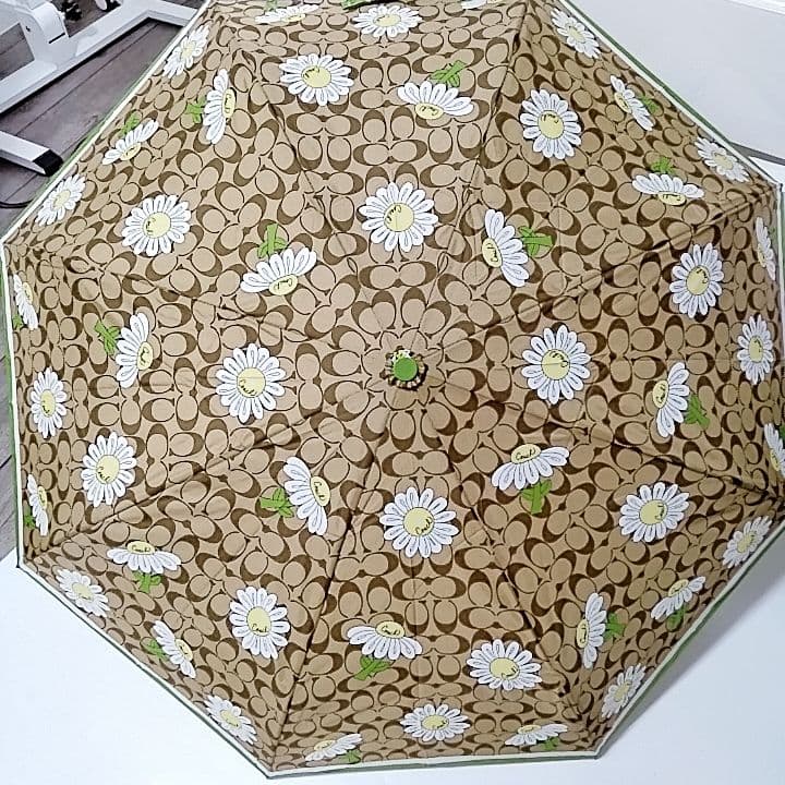 未使用品　超希少　コーチ　雨傘　折りたたみ　シグネチャー　ブラウン　花柄　傘袋