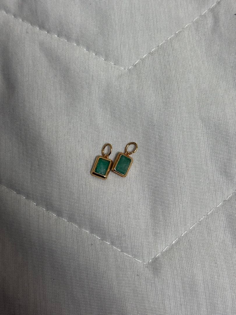 完売品　2個セット　agete K10 エメラルド　チャーム