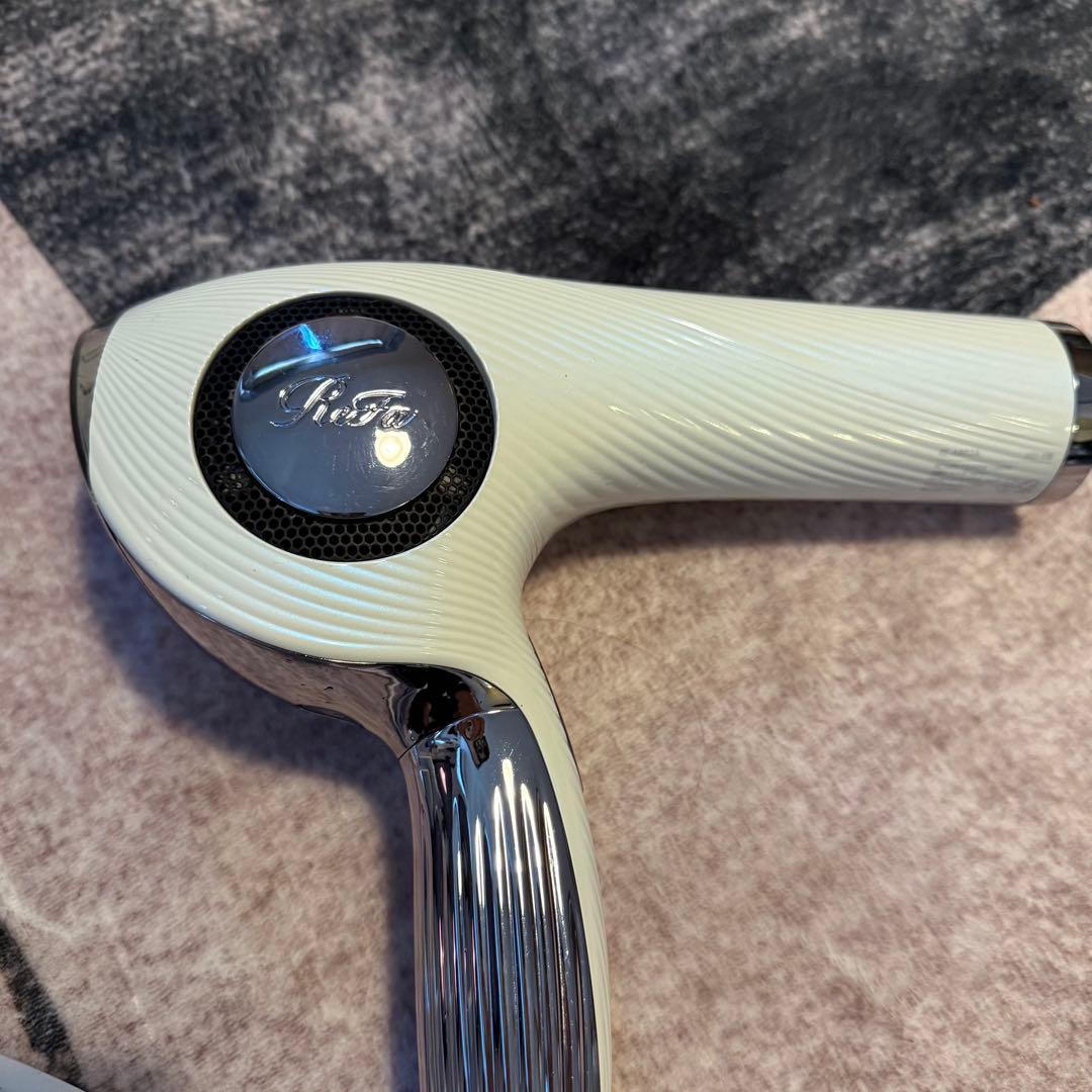 リファ　ドライヤー　2021年製　RE-AB02A